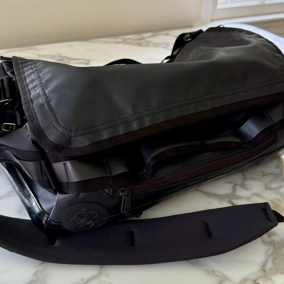 Baboon to the Moon - Go-Bag — Mini (32L) - Picture 2 of 2